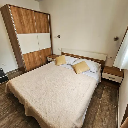 Plejic Apartment *